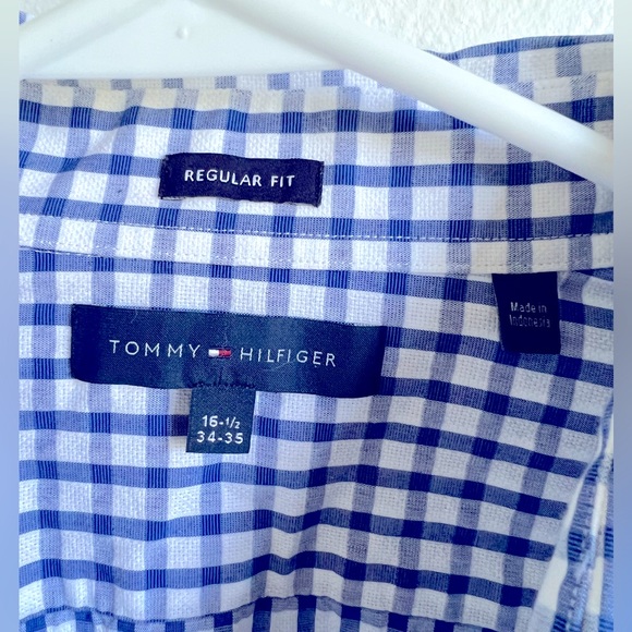 Blue and White Tommy Hilfiger button down shirt, men’s 34-35 Regular fit - Picture 3 of 3